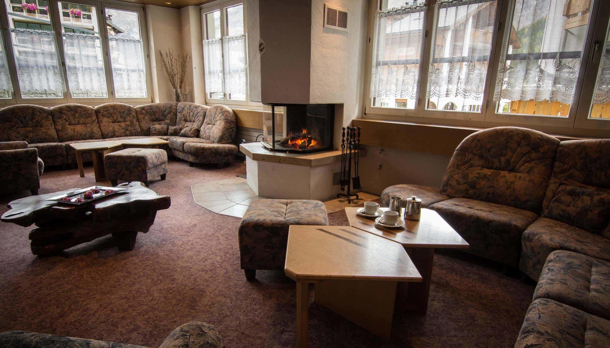 Bed and Breakfast Berghof Garni - The Dom Collection Saas-Fee Exterior foto