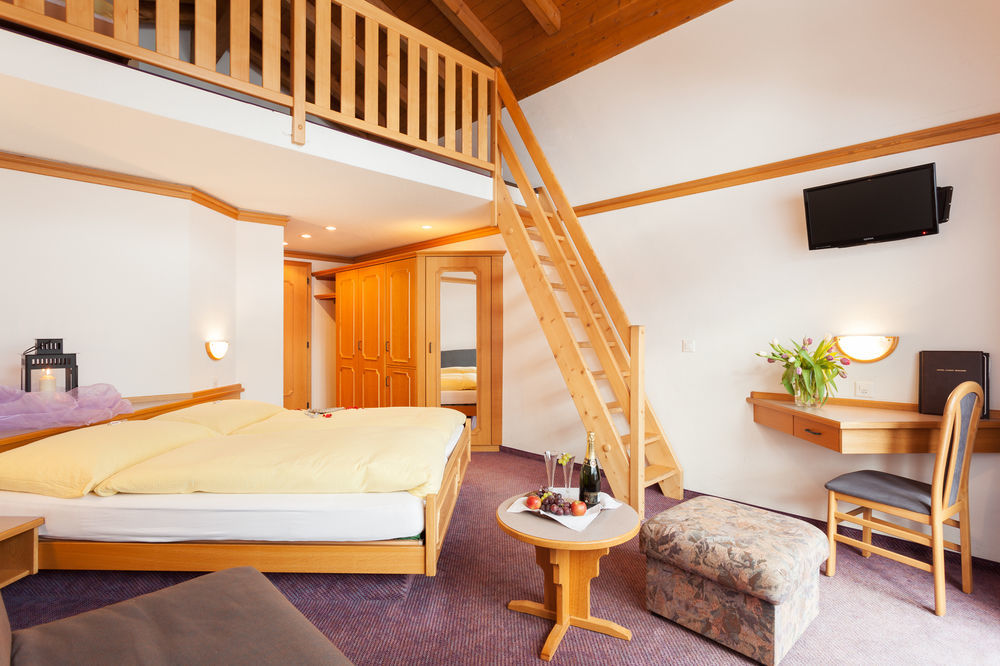 Bed and Breakfast Berghof Garni - The Dom Collection Saas-Fee Exterior foto
